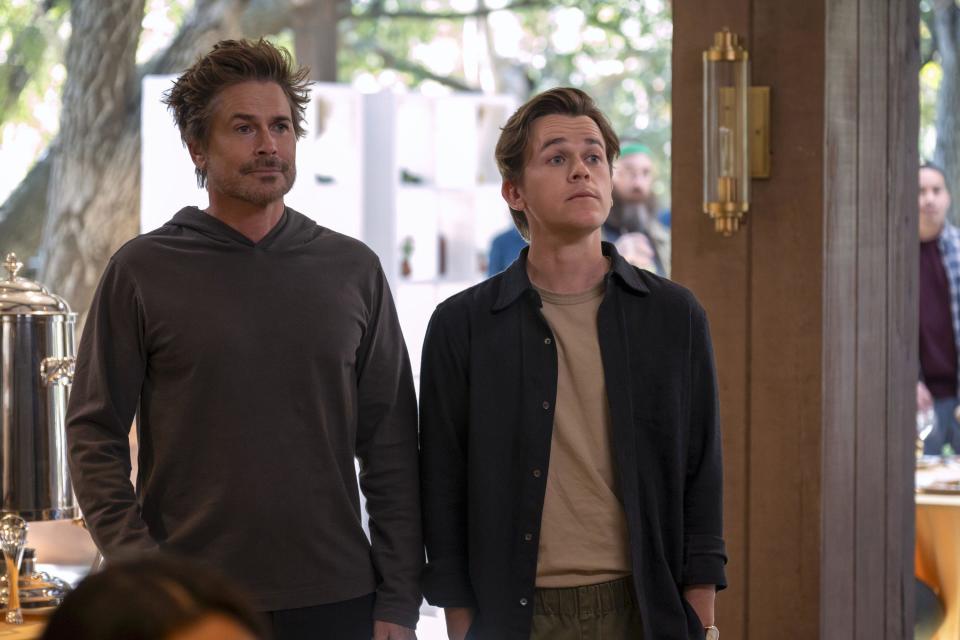 UNSTABLE, de gauche à droite : Rob Lowe et John Owen Lowe. (Netflix)