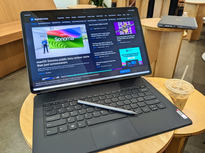 Lenovo Tab Extreme affichant Chrome.
