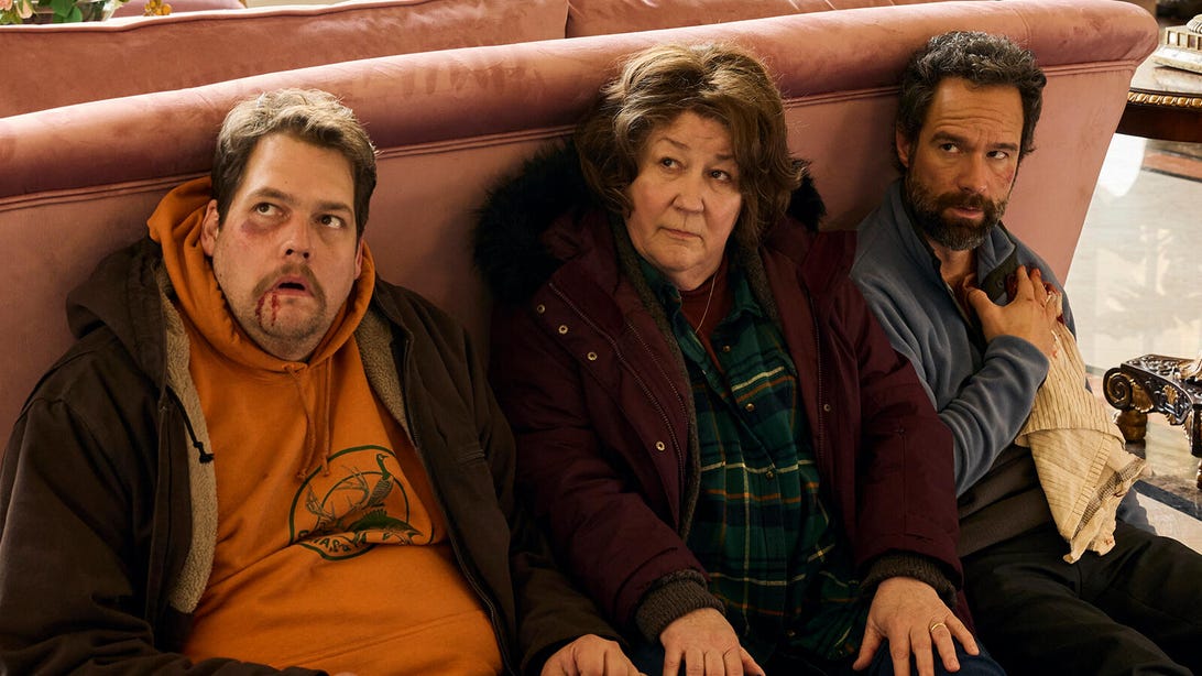 Guillaume Cyr, Margo Martindale, et Chris Diamantopoulos, The Sticky