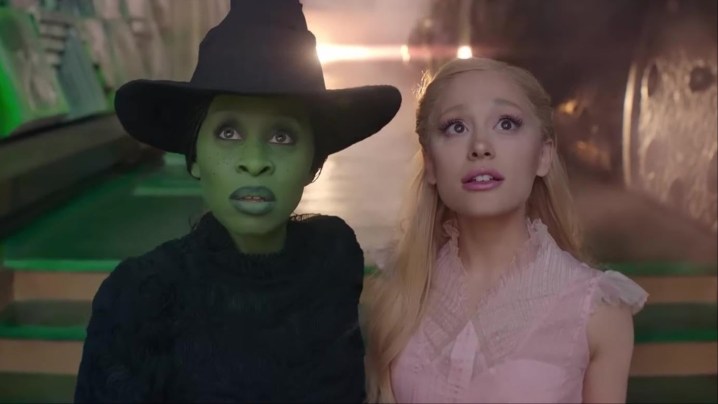 Elphaba et Glinda dans Wicked.