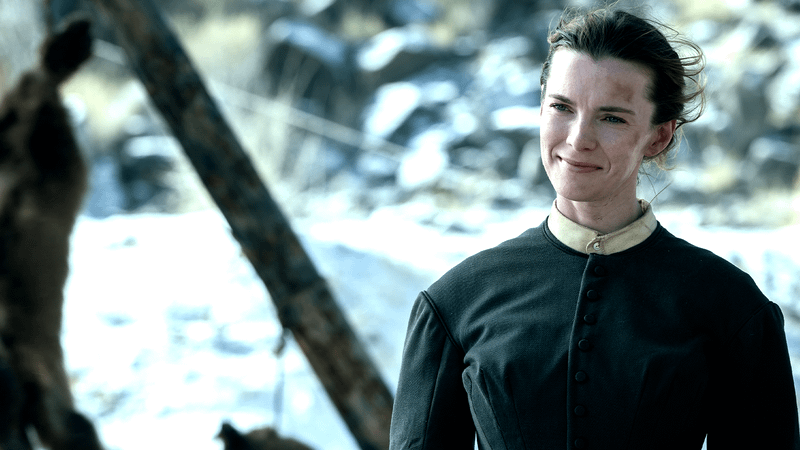 Betty Gilpin dans le rôle de Sara Rowell dans American Primeval Épisode 2