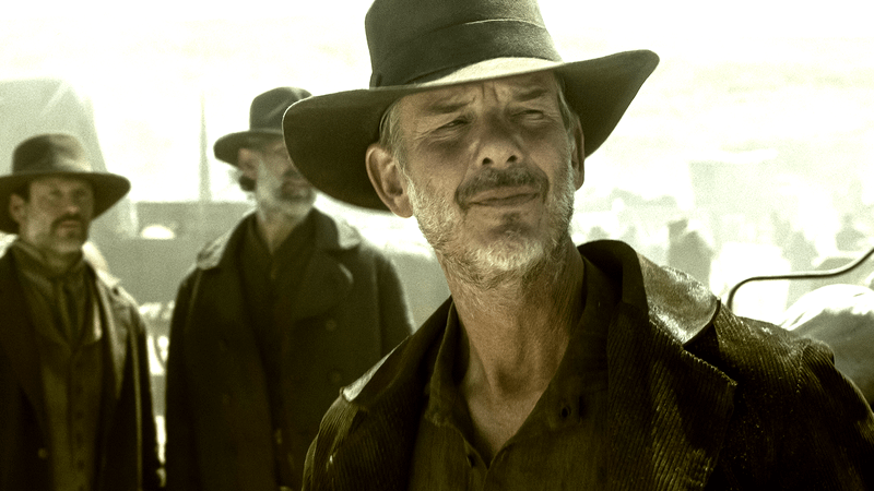 Peter Berg dans le rôle de Fancher dans American Primeval Épisode 1