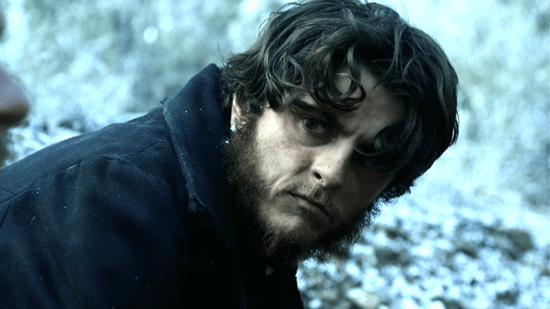 Mikandrew dans le rôle de Henry dans American Primeval Épisode 3