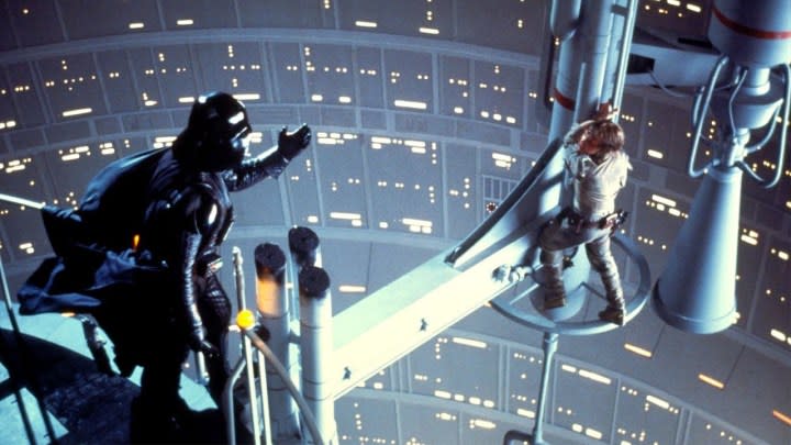 Vader coince Luke dans L'Empire contre-attaque