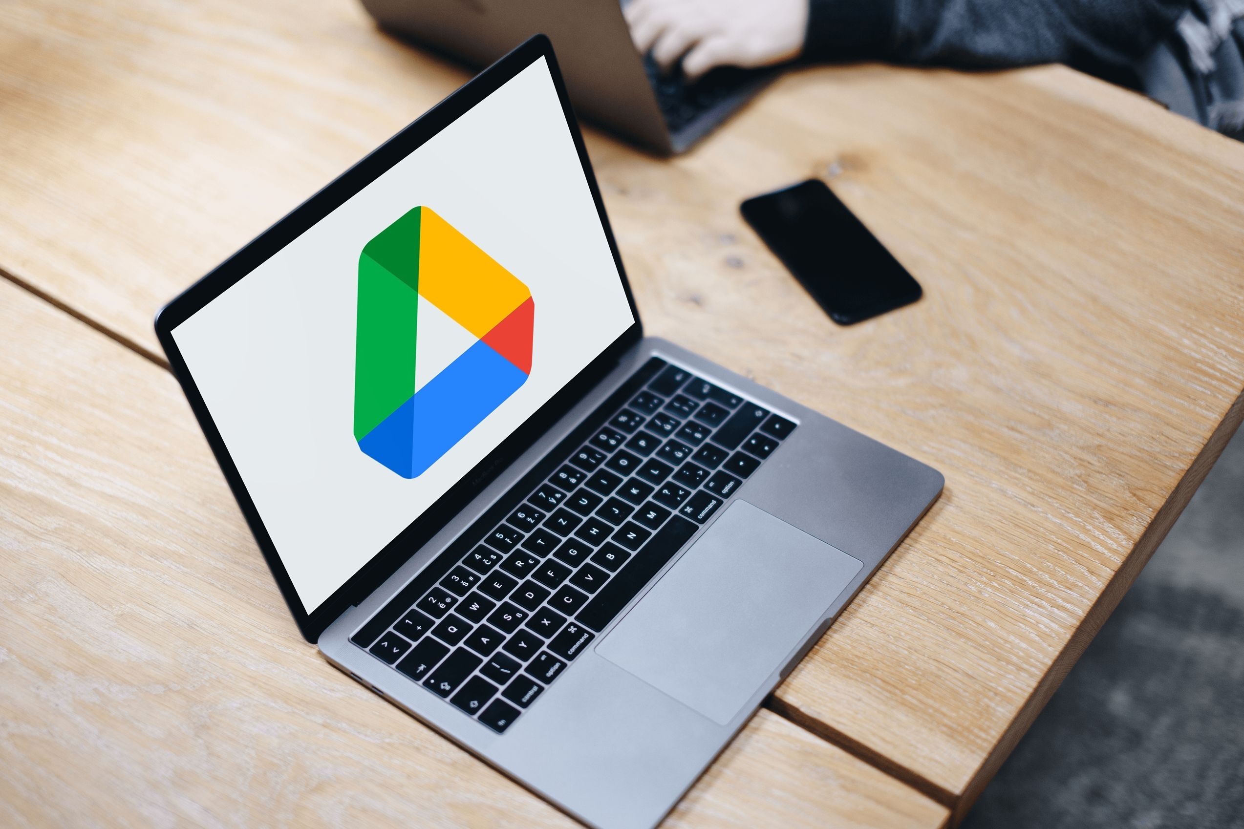 Le logo de Google Drive sur l'écran d'un ordinateur portable