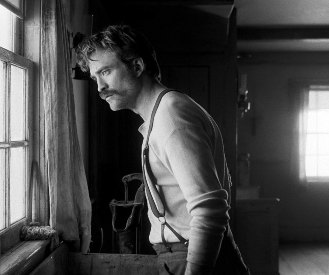 Pas de merchandising. Usage éditorial uniquement. Pas d'utilisation de couverture de livre. Crédit obligatoire : Photo par Everett/REX/Shutterstock (14377793g) THE LIGHTHOUSE, Robert Pattinson, 2019. ? A24 / courtoisie de la Collection Everett