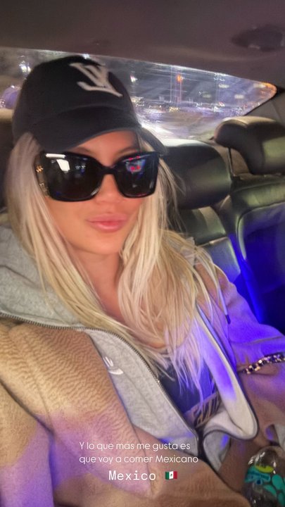 Look d’aéroport de Wanda Nara