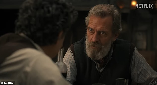Marie-Laure s'enfuit de Paris avec son père veuf Daniel LeBlanc, interprété par Mark Ruffalo