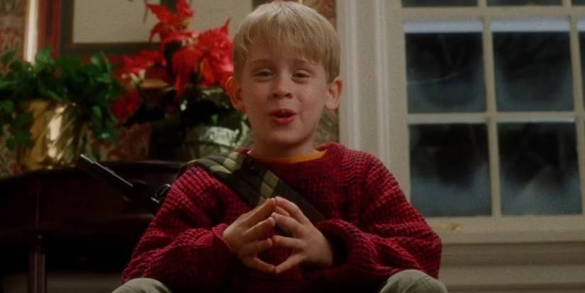 Kevin souriant dans Maman, j'ai raté l’avion.