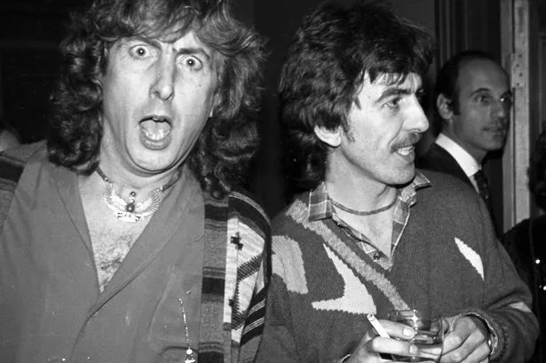 Eric Idle rend hommage à son défunt ami, George Harrison