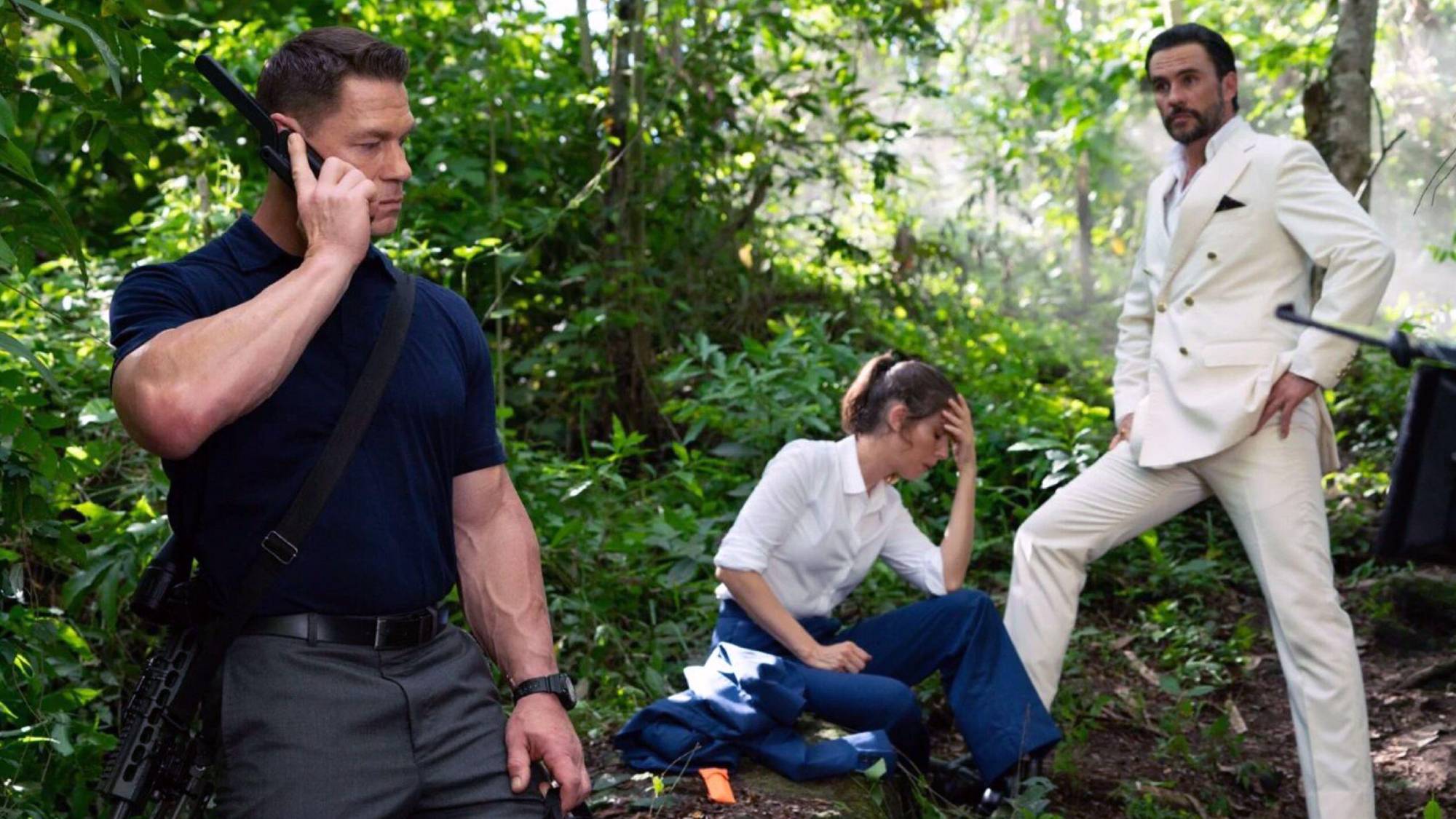 John Cena, Alison Brie et Juan Pablo Raba en action dans Freelance