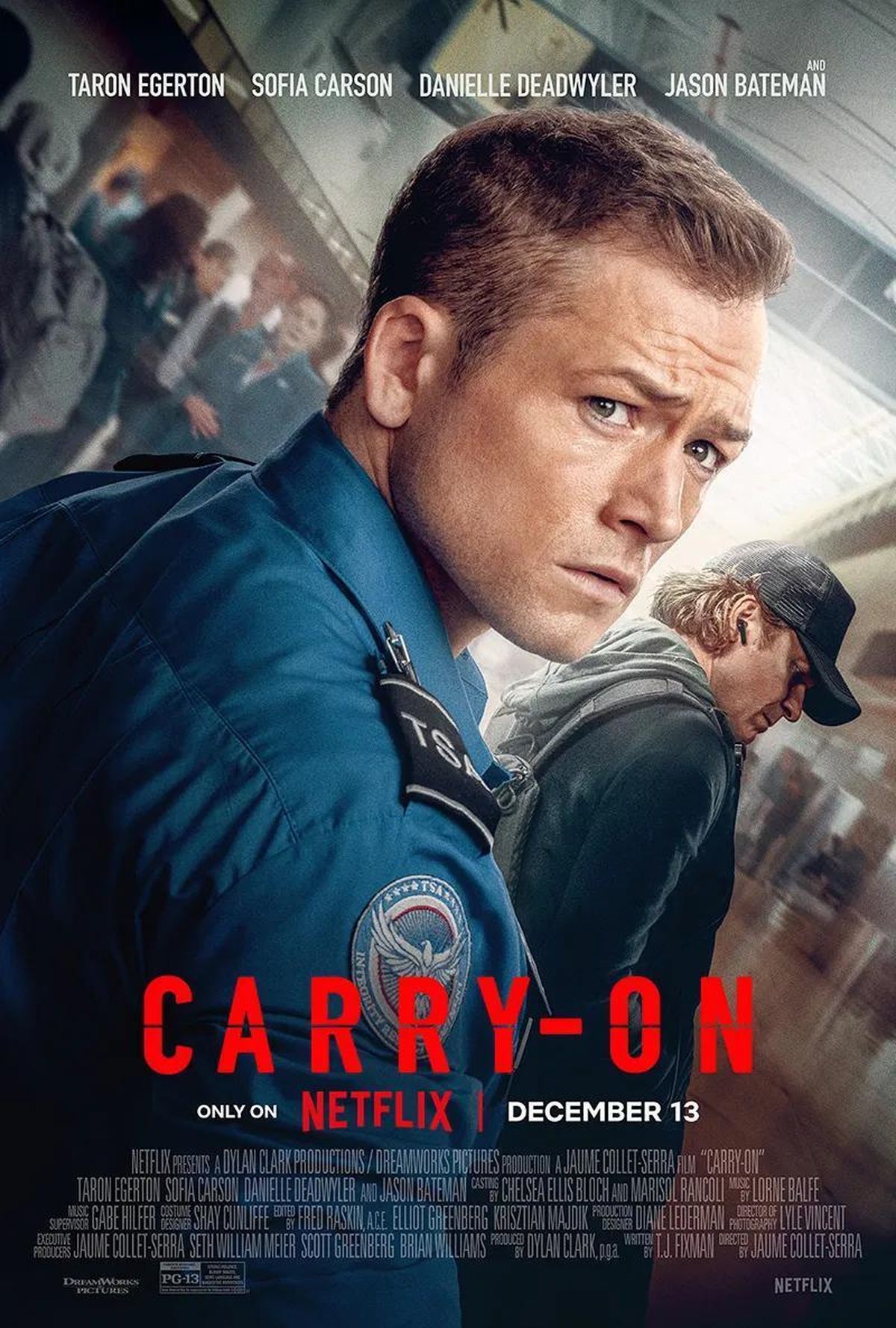 Taron Egerton et Sofía Carson dans le film Equipage de main sur Netflix