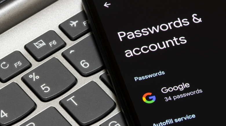 Page de gestion des mots de passe Google sur un smartphone