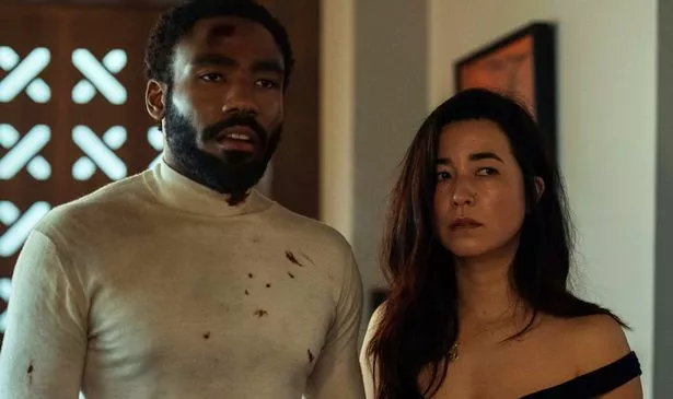 Donald Glover et Maya Erskine