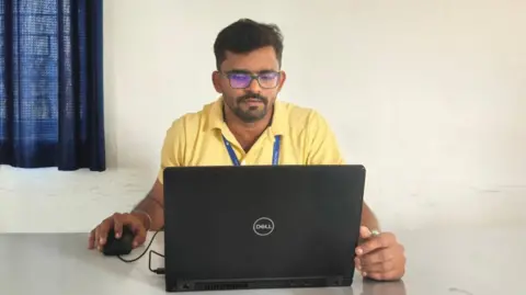 Mohan Kumar au travail