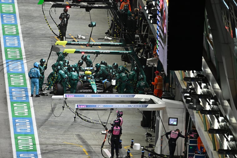 Fernando Alonso (Aston Martin AMR25) à Singapour