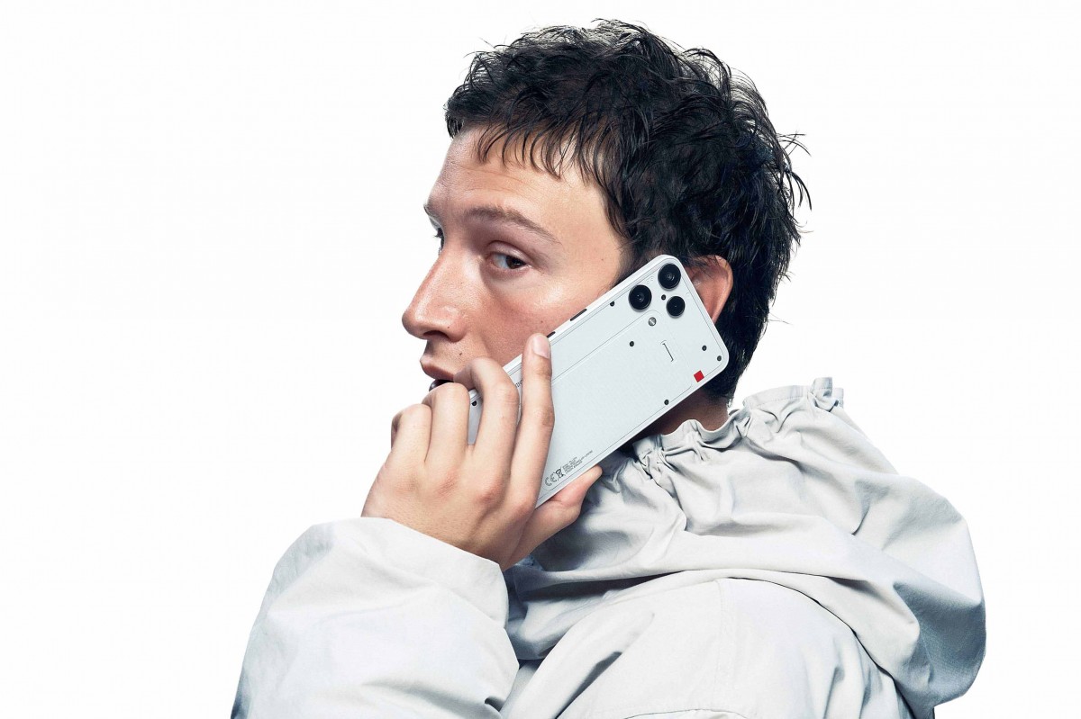 Lancement du Nothing Phone (3a) Lite, premier smartphone d'entrée de gamme de la marque