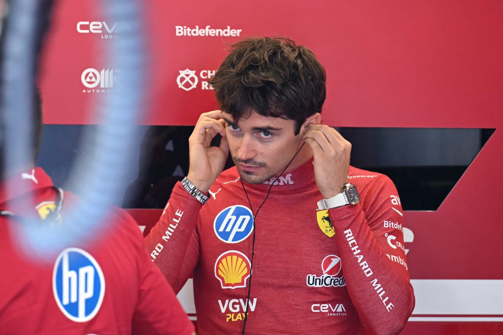 Charles Leclerc estime que Ferrari a un avantage face à Mercedes à Singapour