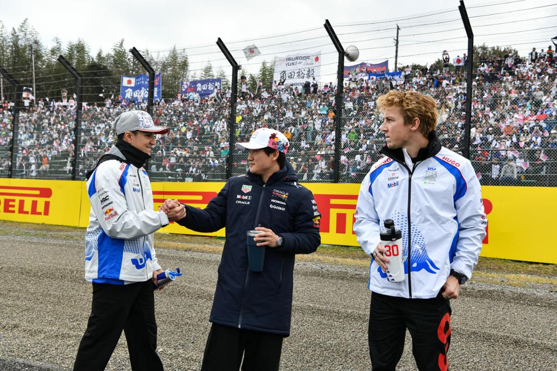 Isack Hadjar, Yuki Tsunoda et Liam Lawson au Japon.