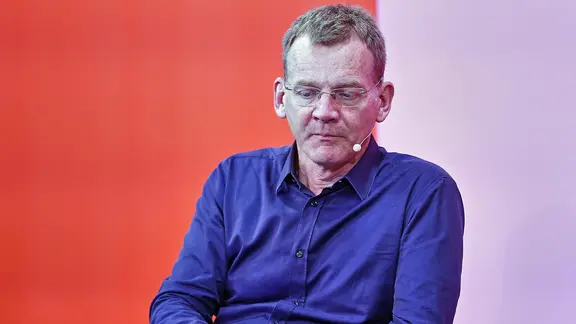 Matthias Spielkamp, co-fondateur et directeur d’AlgorithmWatch, à la foire du livre de Francfort 2025.