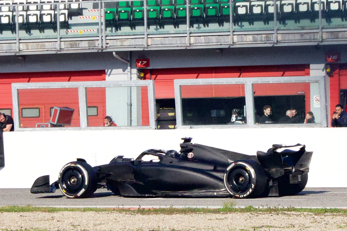 Découvrez le dernier jour d'essai de Checo Pérez avec Cadillac à Imola !