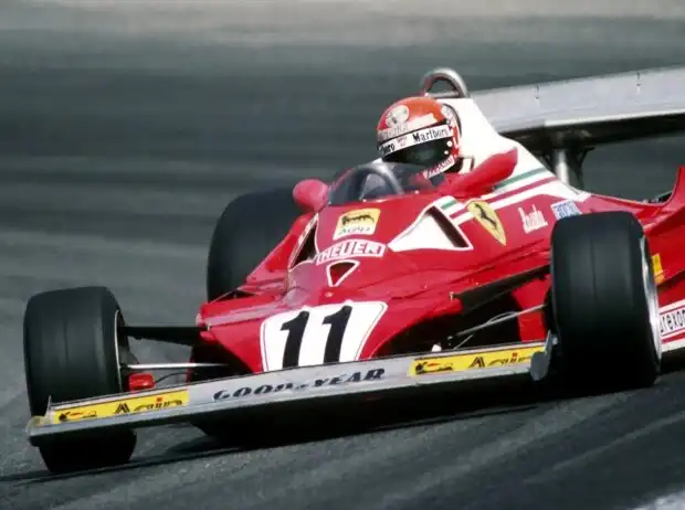 Niki Lauda au volant du Ferrari 312 T2 en 1977 Niki Lauda au volant du Ferrari 312 T2 en 1977