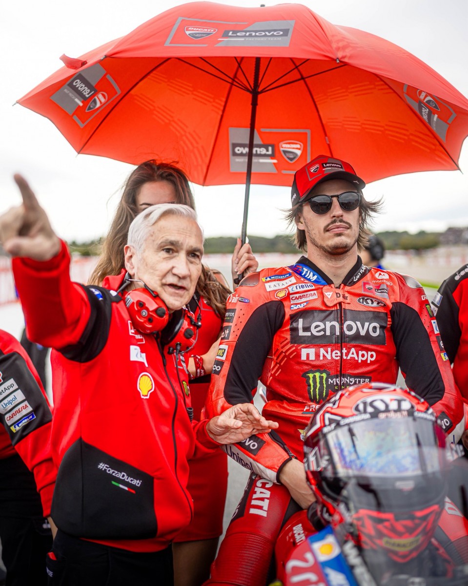Nicolò Bulega a effectué ses débuts en MotoGP avec l'équipe Ducati Lenovo lors des deux dernières courses de la saison 2025.
