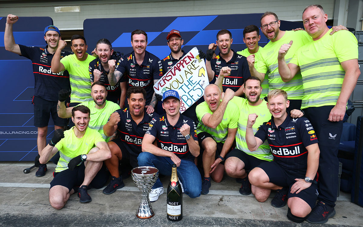 Max Verstappen sur le podium après la course à São Paulo