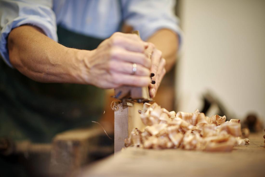 Le secteur de l'artisanat devient une voie professionnelle attrayante pour de nombreux jeunes face à l'avancée de l'IA.