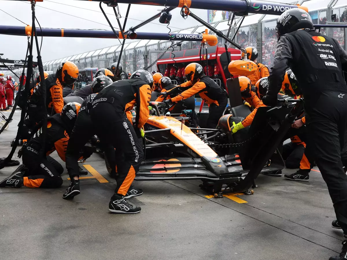 Lando Norris lors d'un arrêt aux stands en Formule 1 Les arrêts aux stands les plus rapides de la saison 2025
