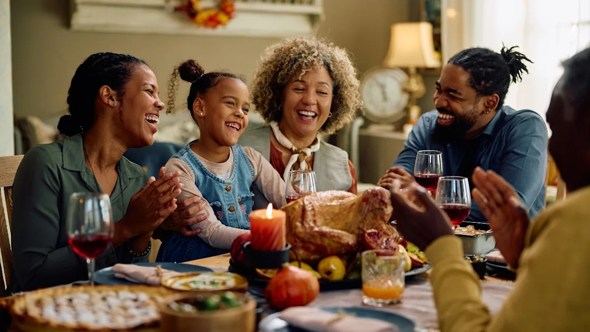 Mamans TikTok Partagent leurs Astuces pour un Thanksgiving Sans Écran Rempli de Fun!