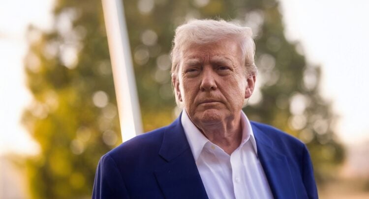 Trump balaye les craintes sur la bulle de l'IA alors que le Nasdaq 100 s'effondre !