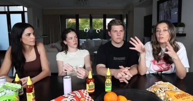 Une famille de blogueurs australiens s'installe au Royaume-Uni pour fuir l'interdiction des réseaux sociaux !