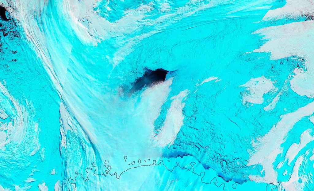 Trous dans la glace en Antarctique