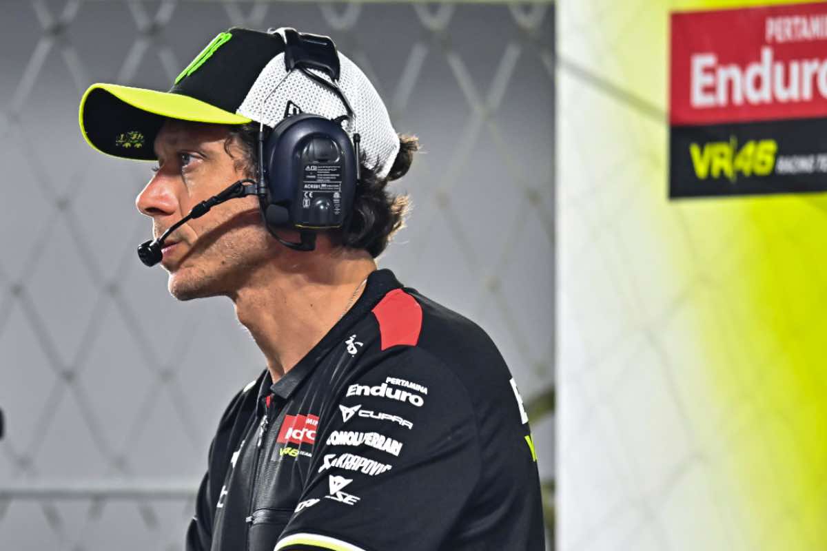 Valentino Rossi changement de casques