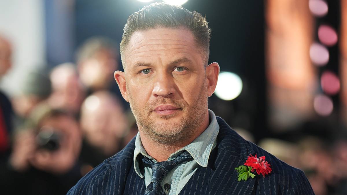 Le polar oublié de Tom Hardy, noté 67 %, enflamme les plateformes de streaming
Autres variantes courtes :
- Le thriller méconnu de Tom Hardy (67 %) fait sensation en streaming
- Le film policier oublié de Tom Hardy, à 67 %, cartonne sur les services de streaming