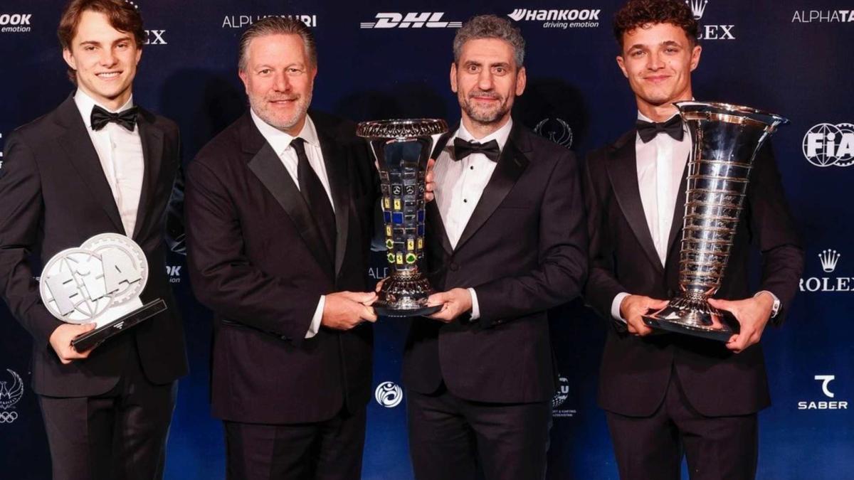 Le patron de McLaren fête Noël avec Piastri... "Tu avais le p... Alpine"