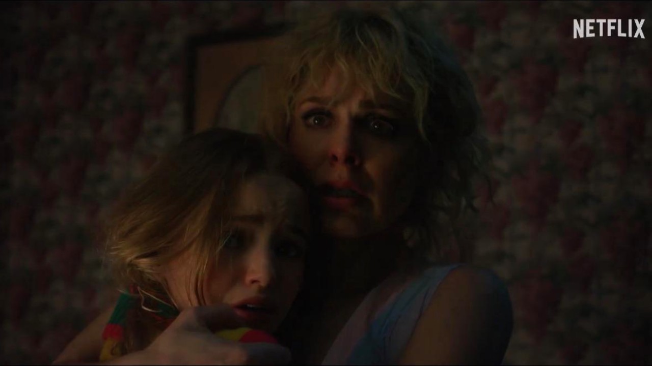 Personnages affrontent le Demogorgon dans Stranger Things