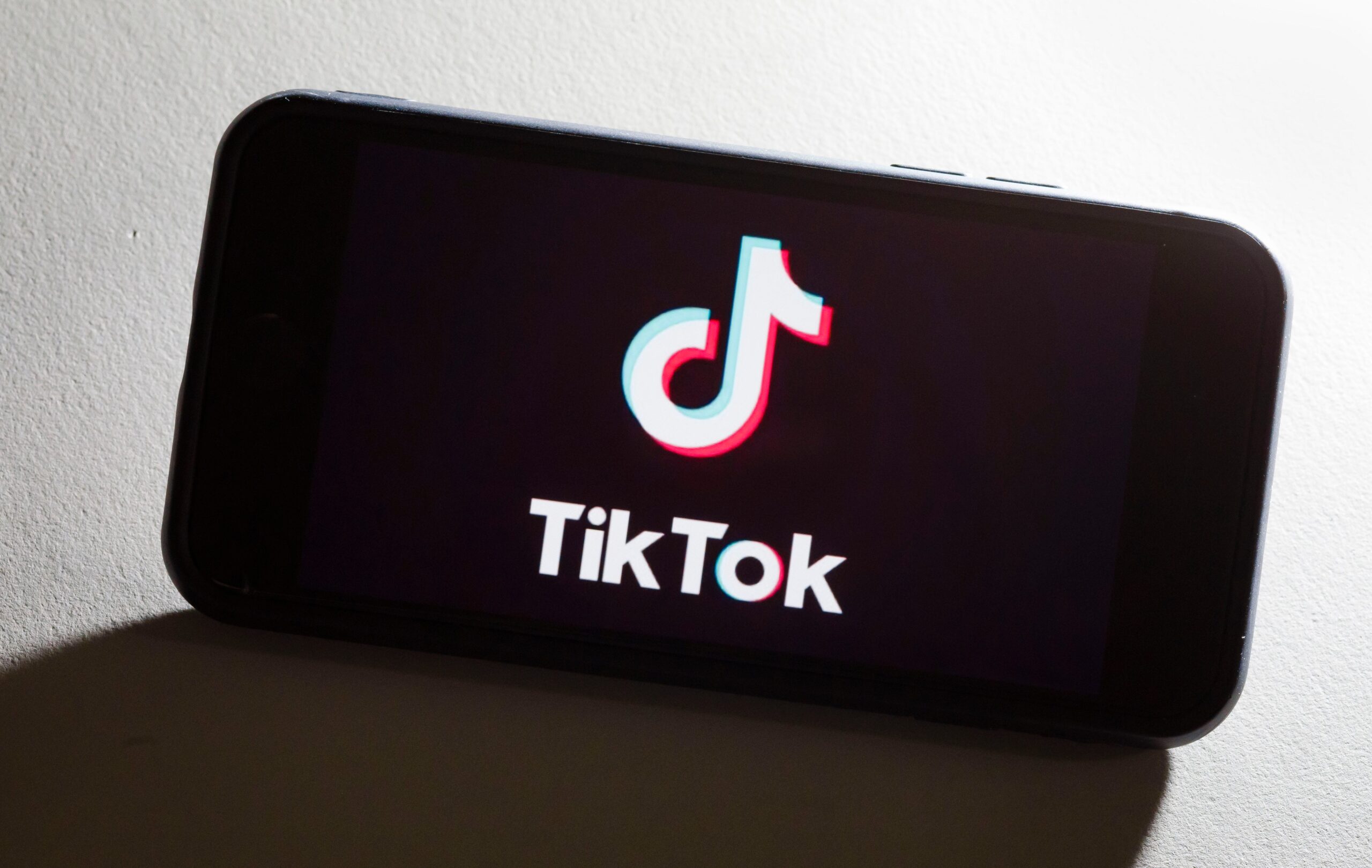 Antisémitisme Dévoilé : Ce que TikTok vous cachait est incroyable !
