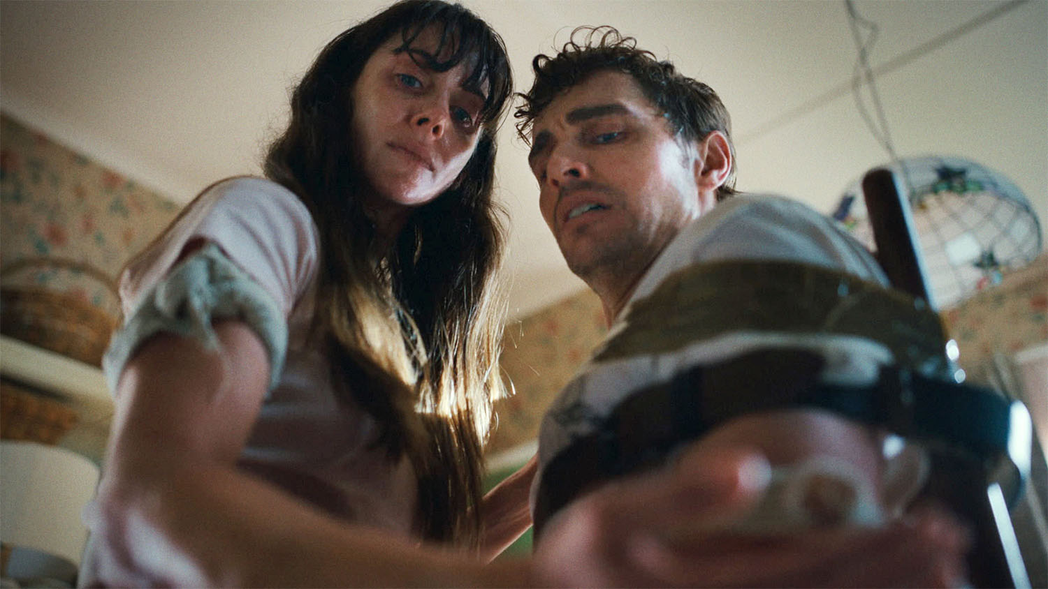 Alison Brie et Dave Franco dans Together