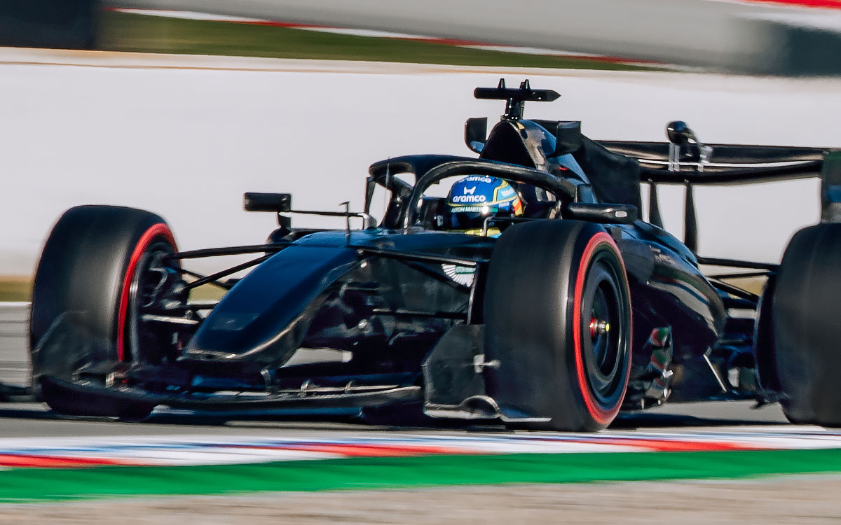Fernando Alonso sur l'AMR26 lors du shake-down