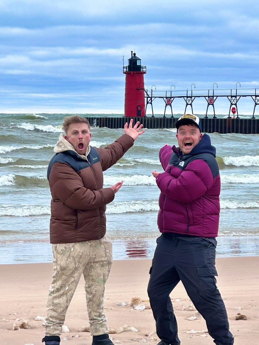 Du duo britannique de TikTok explore South Haven et Saugatuck !