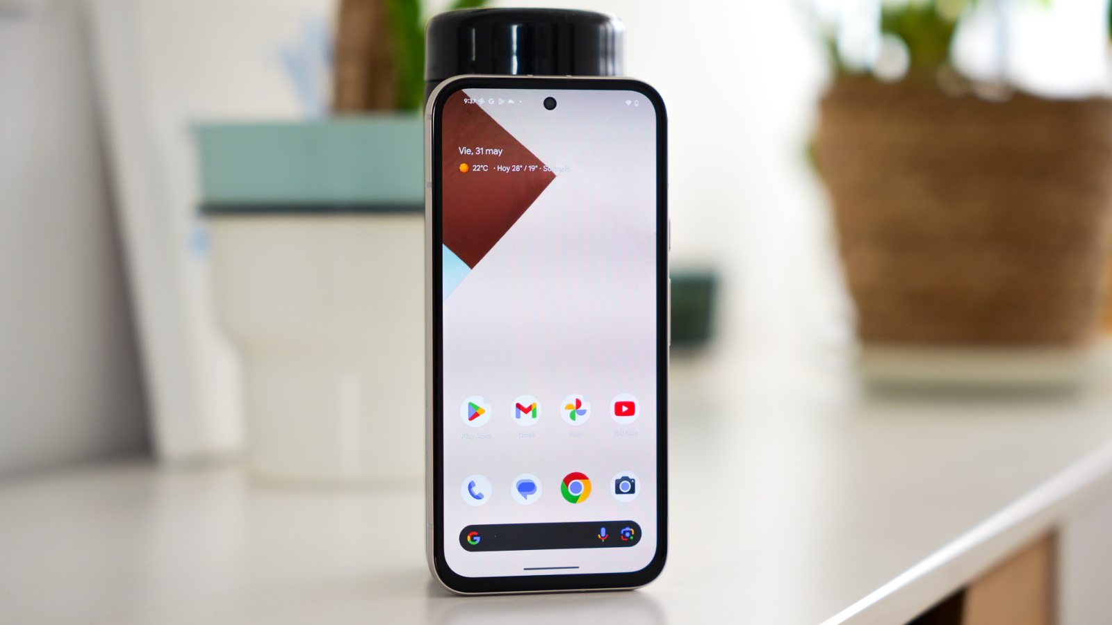 Google Pixel 8a allumé