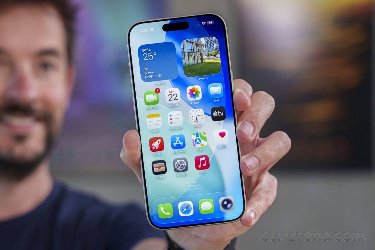 Expéditions de smartphones : Apple en tête, croissance de 2,3 % au T4 2025