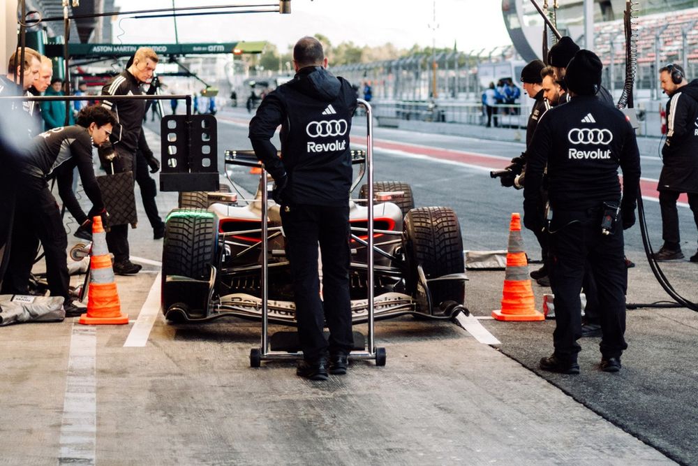 Audi R26
