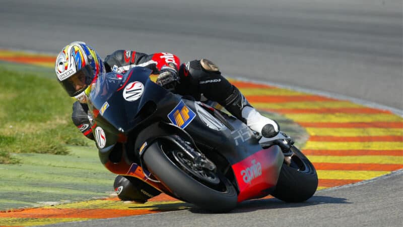 Regis Laconi sur l’Aprilia RS Cube de 2002