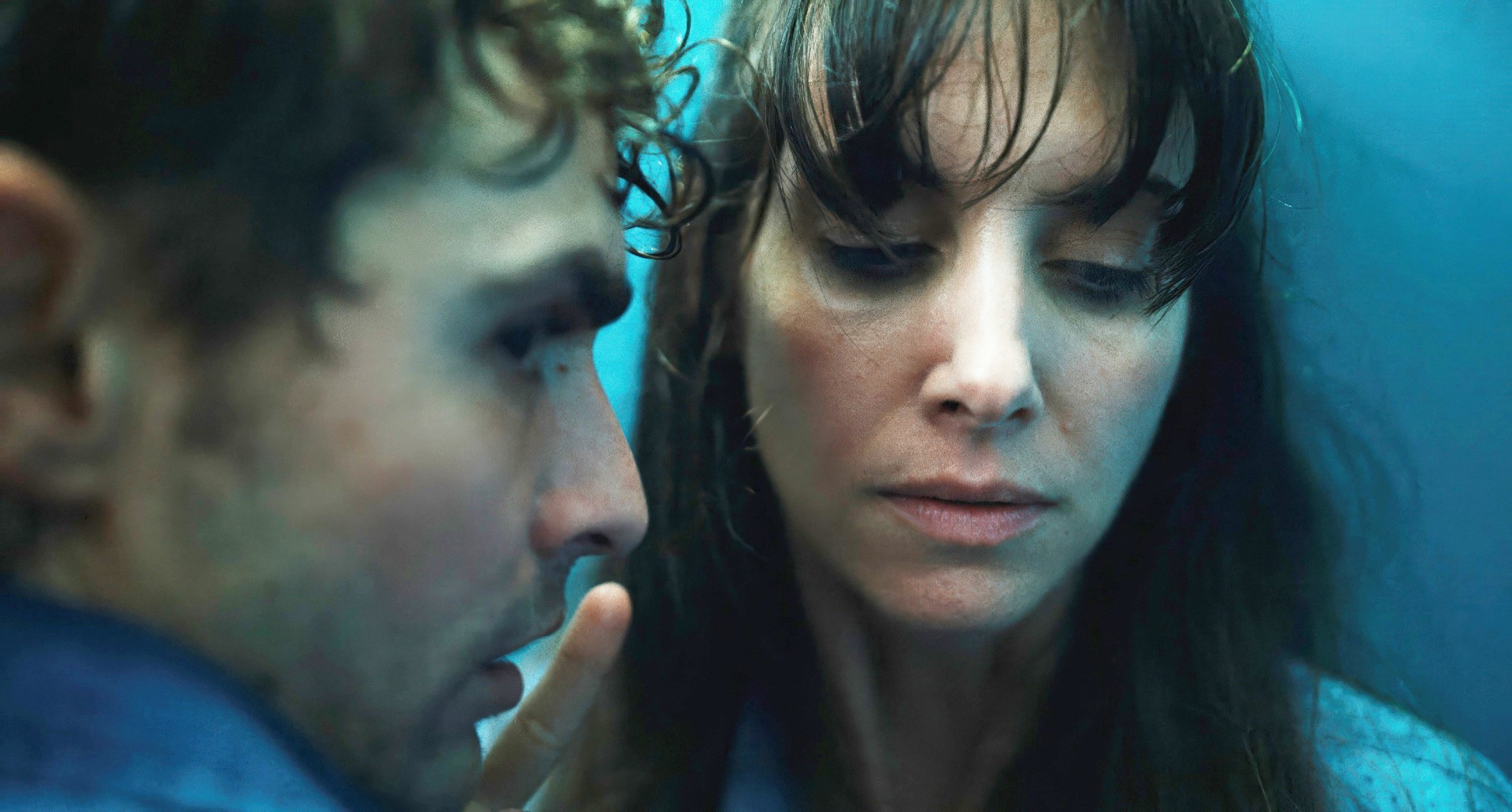 Dave Franco et Alison Brie dans Together