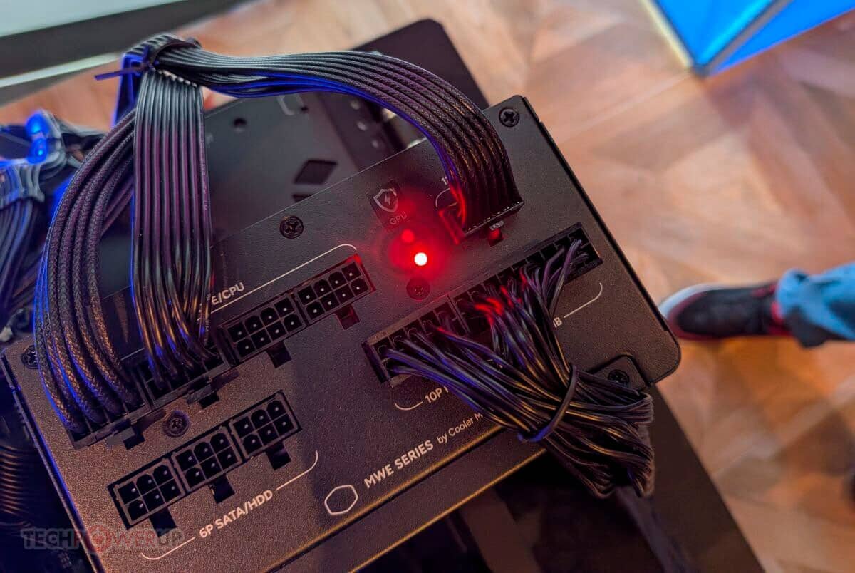 Cooler Master MWE Gold V4 avec GPU Shield