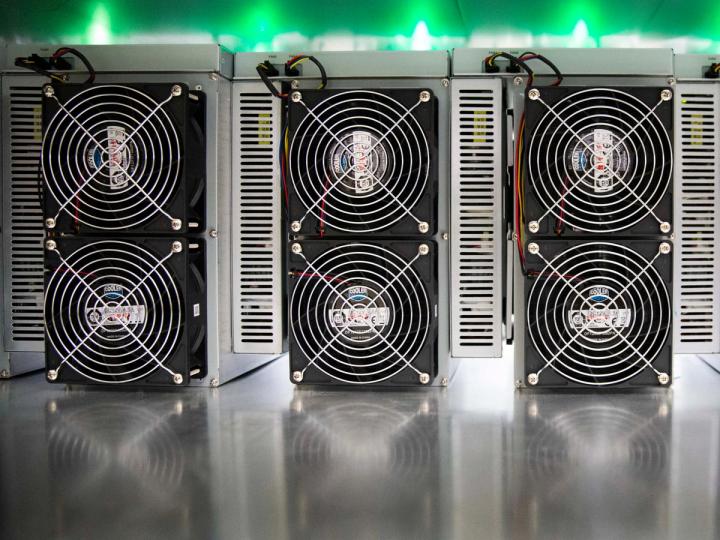 Riot Platforms, le mineur de Bitcoin, collecte 200 millions de dollars grâce à la vente de BTC !