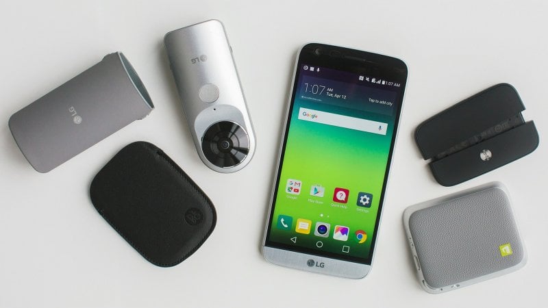 LG G5 avec ses nombreux accessoires LG G5 et ses accessoires